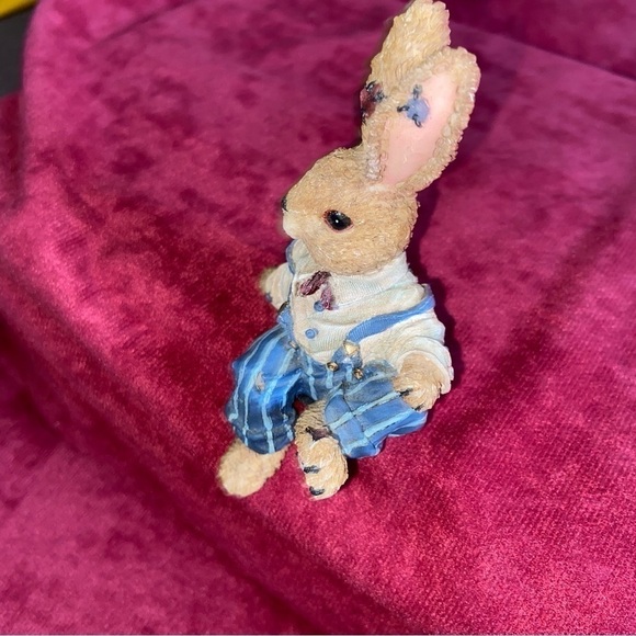 A family of Easter Bunnies and tree bedecked with colorful eggs in one lot. - Picture 11 of 16